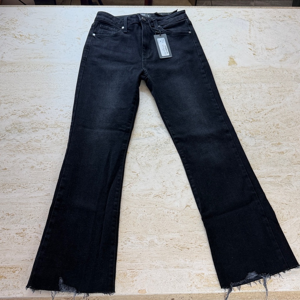 Just Black Denim - Washed Black Vintage Crop
Flare - BP420J - women’s size 26 - Picture 7 of 12